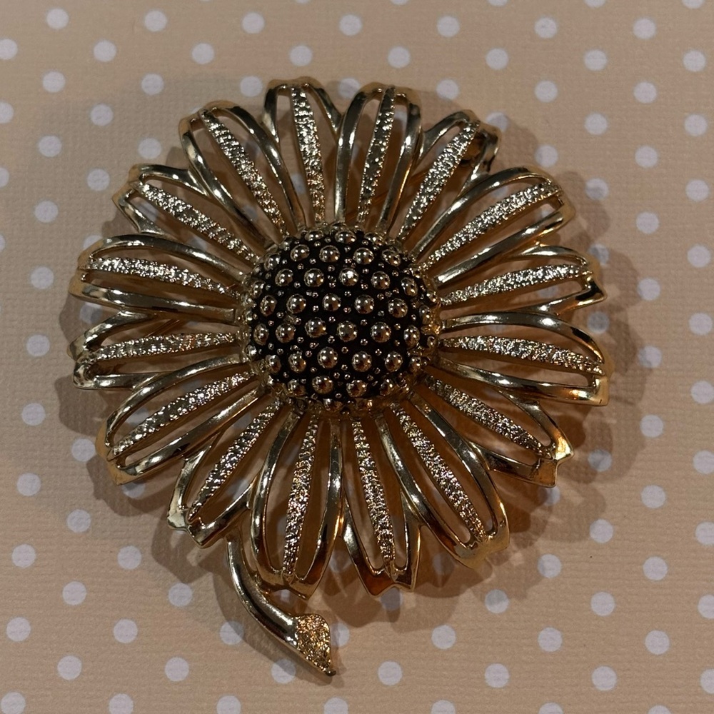Sarah Coventry Gold Floral Brooch